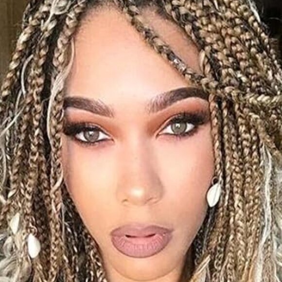 SOLD-Beautiful 36" HD Lace Knotless  Boho Box Braided Lace Wig - Picture 13 of 13